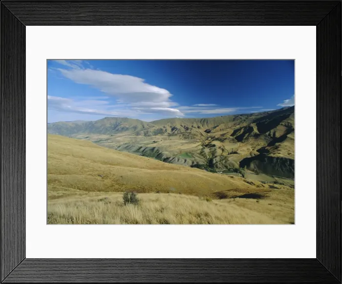 Framed Print : Looking south from the Crown Range towards the Kawarau Framed Print : Looking south from the Crown Range towards the Kawarau