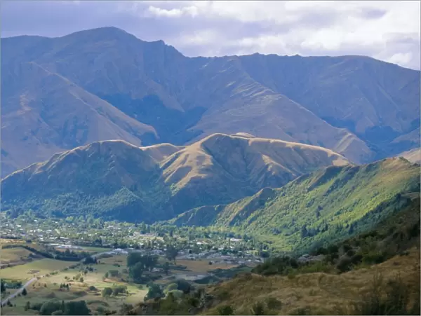 View west from the Crown Range towards Arrowtown