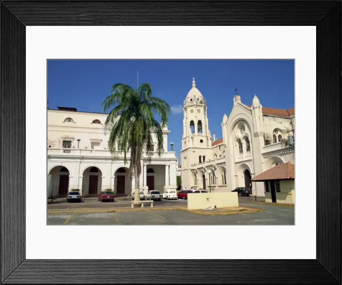 Framed Print : The church of Santo Domingo in the Casco Viejo Framed Print : The church of Santo Domingo in the Casco Viejo