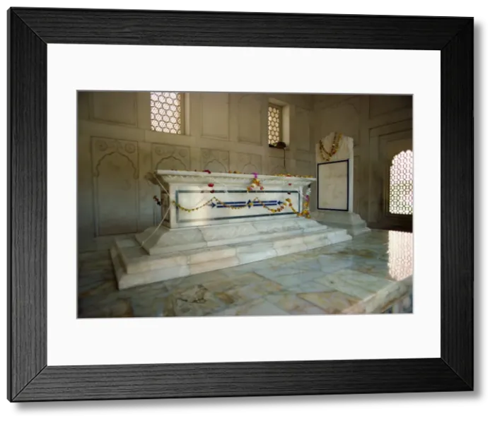 Framed Print : Iqbals Tomb Framed Print : Iqbals Tomb