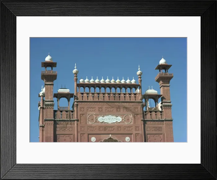 Framed Print : Close-up of domes and walls of the Badshahi mosque in Lahore Framed Print : Close-up of domes and walls of the Badshahi mosque in Lahore