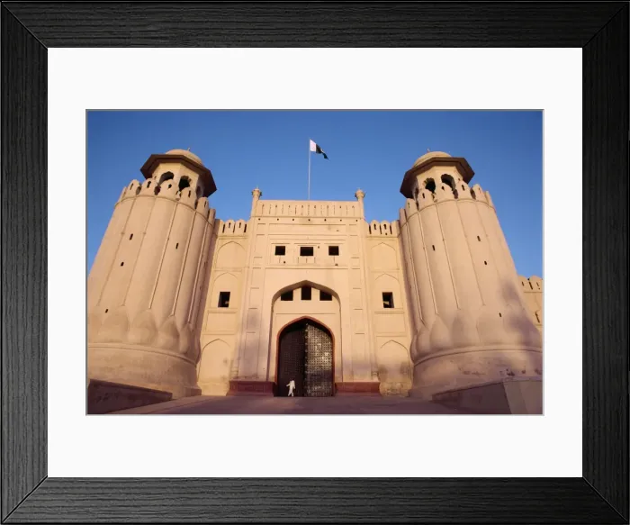Framed Print : Entrance to the City Fort built by the Moghuls between 1524 and 1764 Framed Print : Entrance to the City Fort built by the Moghuls between 1524 and 1764