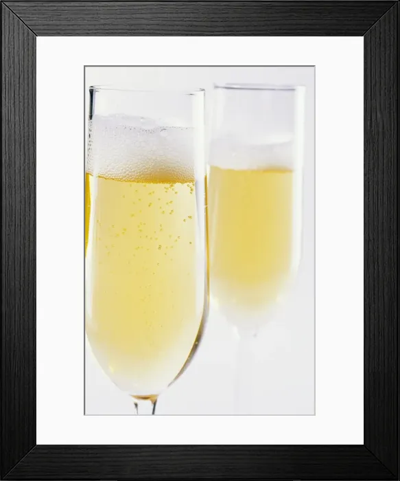 Framed Print : Glasses of Champagne Framed Print : Glasses of Champagne