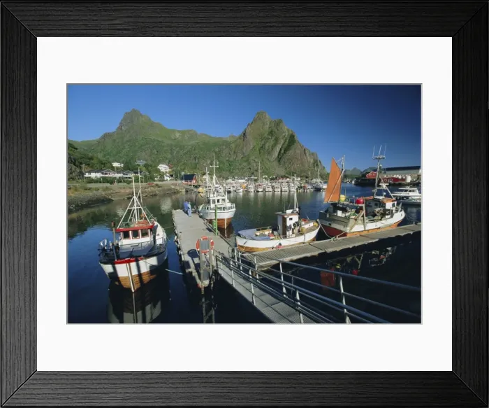 Framed Print : Svolvaer Marina on Austvagoy Framed Print : Svolvaer Marina on Austvagoy