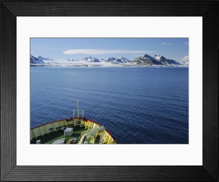 Framed Print : Tour ship heading to the Ramfjell Glacier Framed Print : Tour ship heading to the Ramfjell Glacier