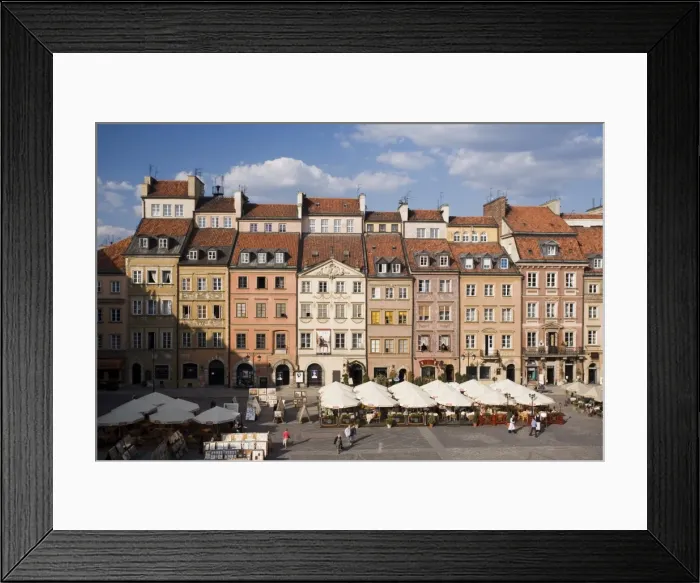 Framed Print : Cafes in the Old Town Square (Rynek Starego Miasto) Framed Print : Cafes in the Old Town Square (Rynek Starego Miasto)