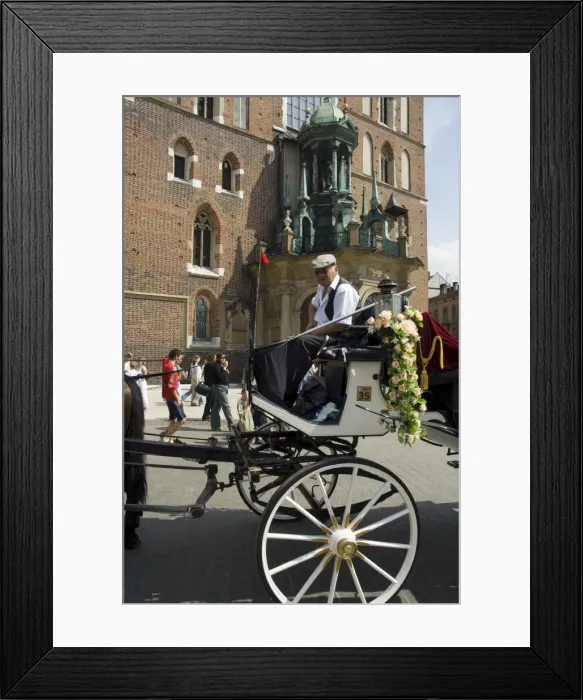 Framed Print : Horse and carriage in Main Market Square (Rynek Glowny) Framed Print : Horse and carriage in Main Market Square (Rynek Glowny)