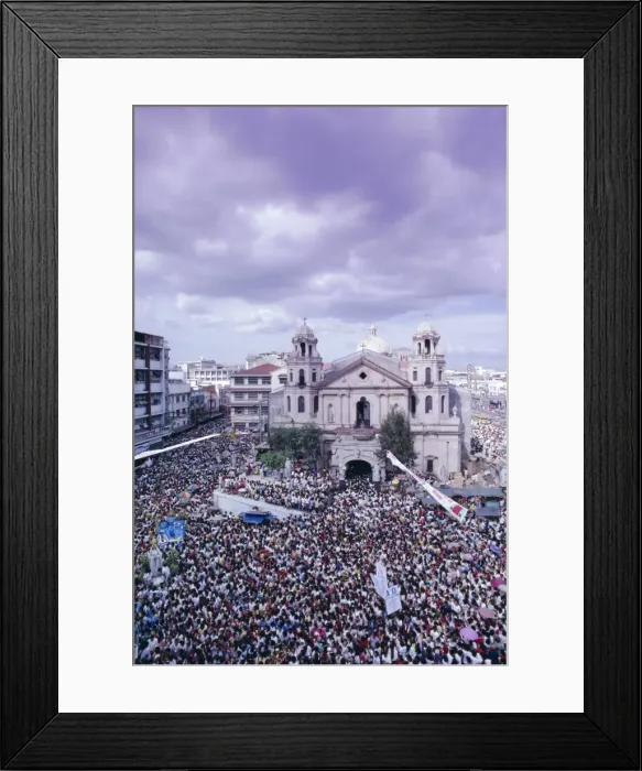 Framed Print : Crowds of pilgrims and devotees Framed Print : Crowds of pilgrims and devotees
