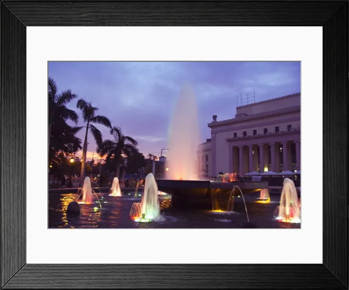 Framed Print : Fountain at sunset Framed Print : Fountain at sunset