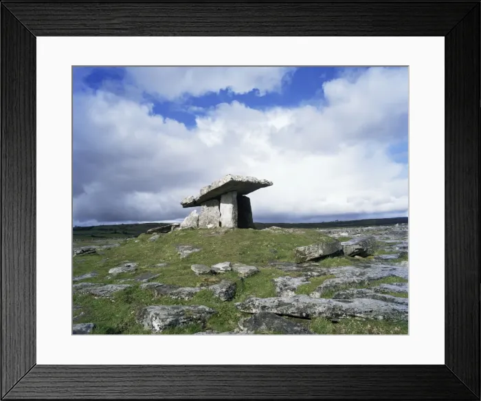 Framed Print : Poulnabrone Dolmen near Lisdonvarna Framed Print : Poulnabrone Dolmen near Lisdonvarna