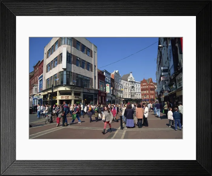 Framed Print : Crowds in Grafton Street Framed Print : Crowds in Grafton Street