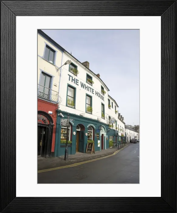 Framed Print : Restaurants Framed Print : Restaurants