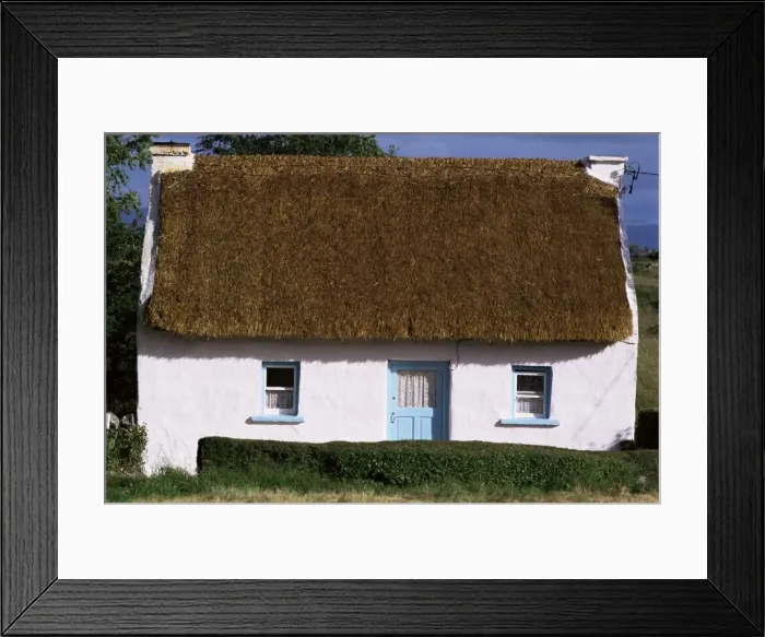 Framed Print : Thatched cottage Framed Print : Thatched cottage