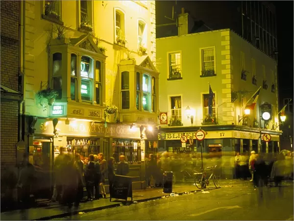 Pubs on Bar Fleet Street