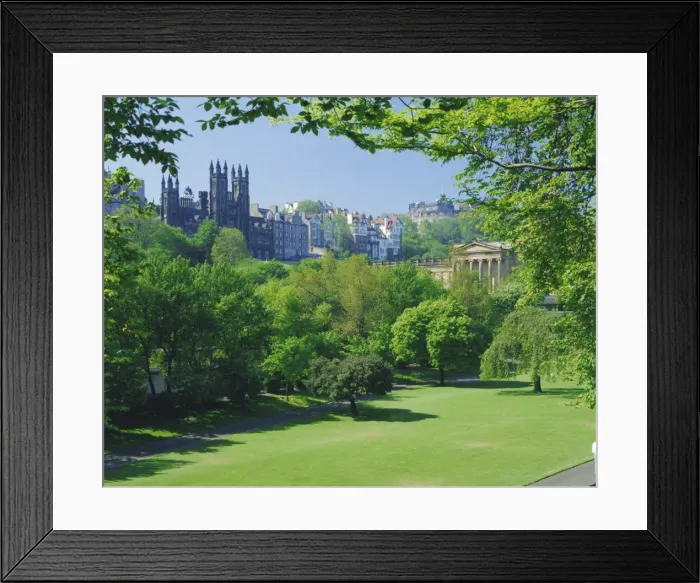 Framed Print : National Gallery and Princes Street Gardens Framed Print : National Gallery and Princes Street Gardens