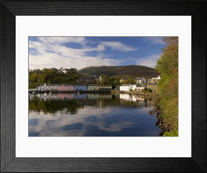 Framed Print : Harbour, Portree (Port Righ) Framed Print : Harbour, Portree (Port Righ)