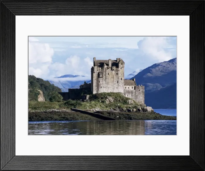 Framed Print : Eilean Donan Castle Framed Print : Eilean Donan Castle