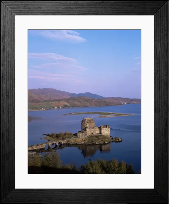 Framed Print : Eilean Donan Castle and Loch Duich Framed Print : Eilean Donan Castle and Loch Duich