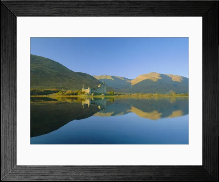 Framed Print : Kilchurn Castle and reflections in Loch Awe Framed Print : Kilchurn Castle and reflections in Loch Awe