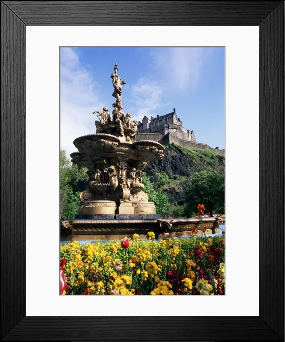 Framed Print : Castle and Princes Street Garden fountain Framed Print : Castle and Princes Street Garden fountain