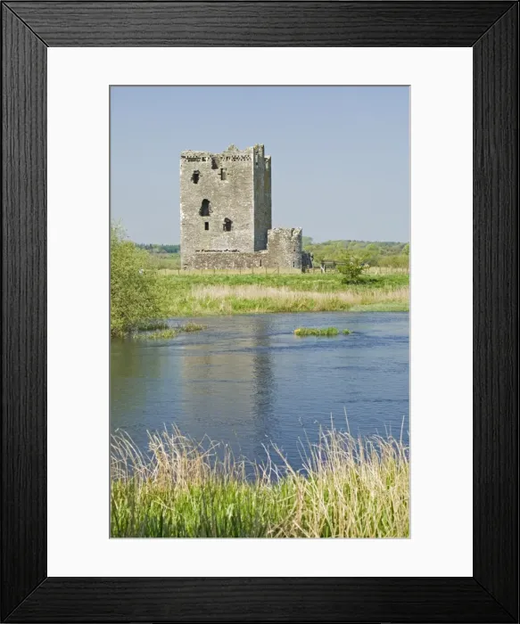 Framed Print : The 14th century Threave Castle Framed Print : The 14th century Threave Castle