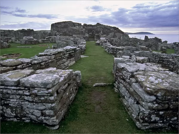 Processional path leading to the broch