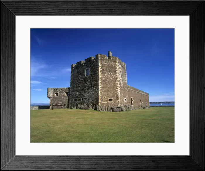 Framed Print : Blackness Castle dating from the 14th century Framed Print : Blackness Castle dating from the 14th century