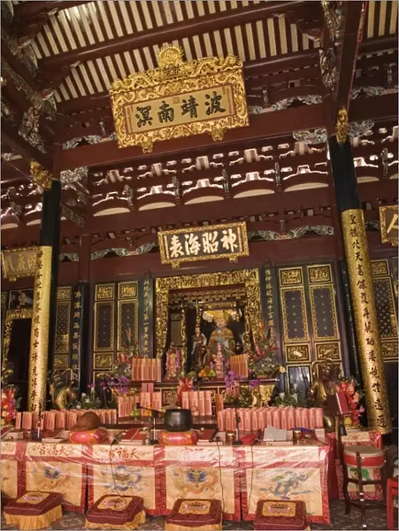 Altar in main prayer hall of Taoist temple