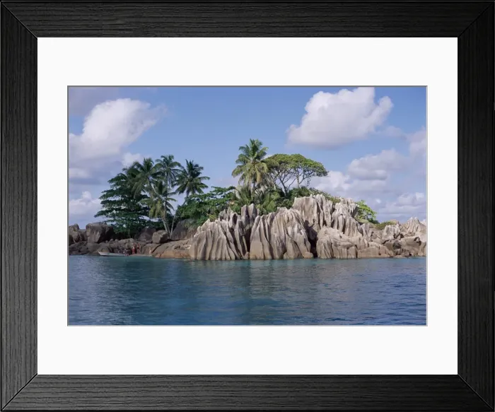 Framed Print : Ilet Saint Pierre (St Framed Print : Ilet Saint Pierre (St
