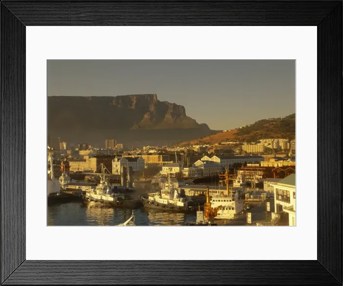 Framed Print : The V & A. waterfront with Table Mountain Framed Print : The V & A. waterfront with Table Mountain