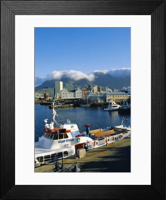 Framed Print : V & A Waterfront with Table Mountain Framed Print : V & A Waterfront with Table Mountain