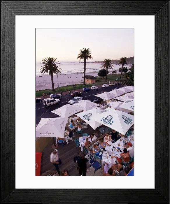 Framed Print : Restaurant in trendy Camps Bay Framed Print : Restaurant in trendy Camps Bay