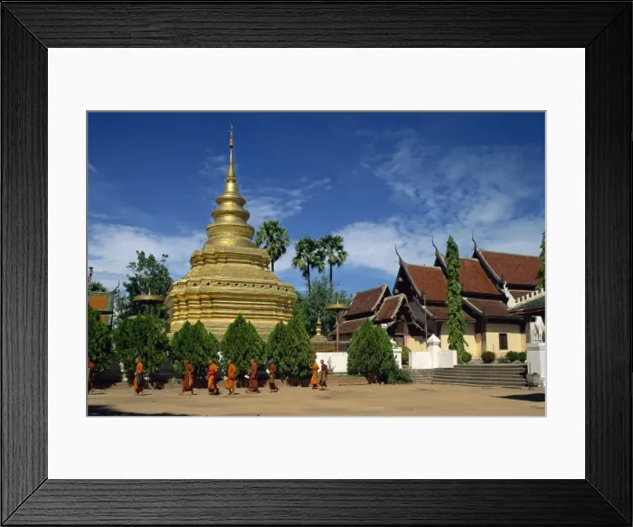 Framed Print : Wat Si Chom Thong Framed Print : Wat Si Chom Thong