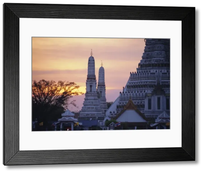 Framed Print : Wat Arun (Temple of Dawn) Framed Print : Wat Arun (Temple of Dawn)