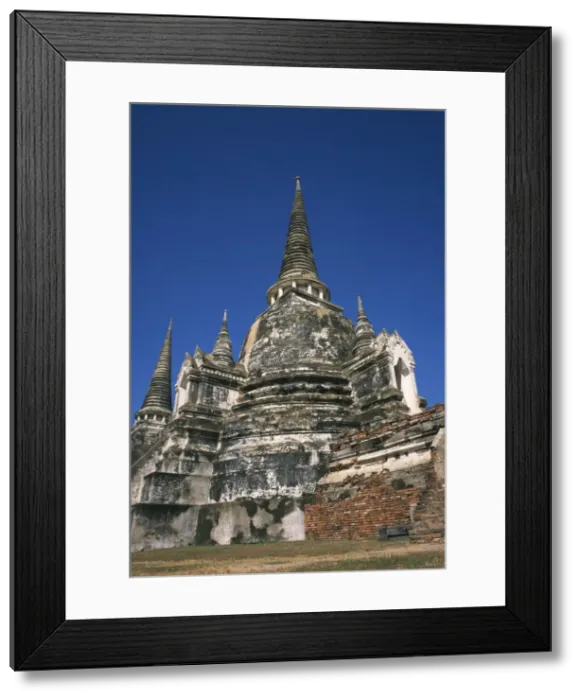 Framed Print : The Buddhist temple of Wat Phra Si Sanphet in Ayutthaya Framed Print : The Buddhist temple of Wat Phra Si Sanphet in Ayutthaya