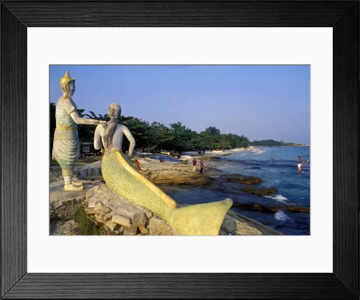 Framed Print : Statue of prince and mermaid from epic Phra Aphaimani Framed Print : Statue of prince and mermaid from epic Phra Aphaimani