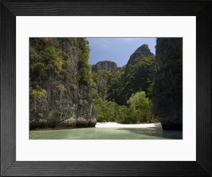 Framed Print : Loh Sama Bay