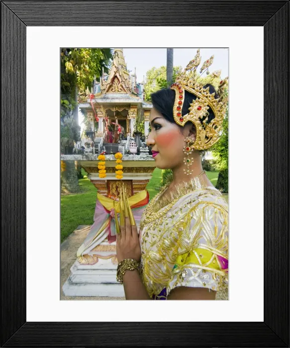 Framed Print : Girl in traditional Thai clothes