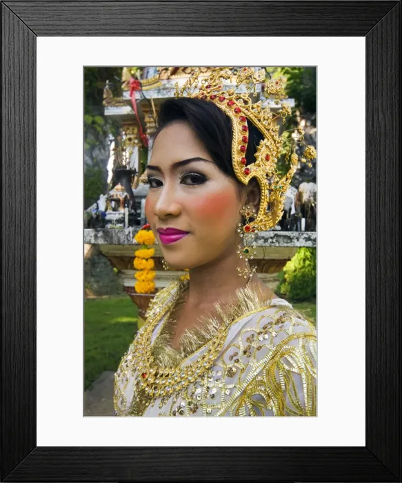 Framed Print : Girl in traditional Thai clothes Framed Print : Girl in traditional Thai clothes