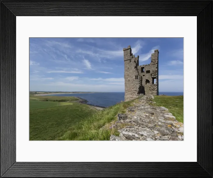 Framed Print : Ruins of Dunstanburgh Castle, overlooking fields and Embleton Bay, Northumberland Framed Print : Ruins of Dunstanburgh Castle, overlooking fields and Embleton Bay, Northumberland