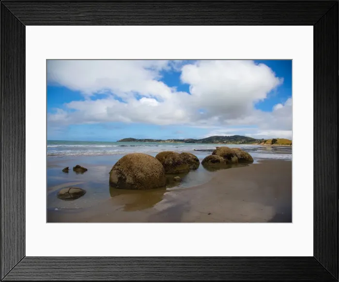 Framed Print : Moeraki Boulders, Koekohe Beach, Otago, South Island, New Zealand, Pacific Framed Print : Moeraki Boulders, Koekohe Beach, Otago, South Island, New Zealand, Pacific