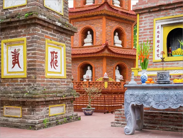 Tran Quoc Pagoda (Chua Tran Quoc), Tay Ho District, Hanoi, Vietnam, Indochina, Southeast Asia