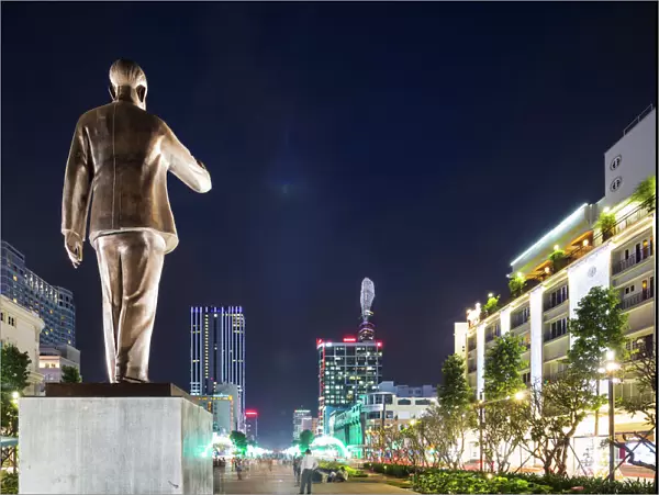 Ho Chi Minh statue, Ho Chi Minh City (Saigon), Vietnam, Indochina, Southeast Asia, Asia