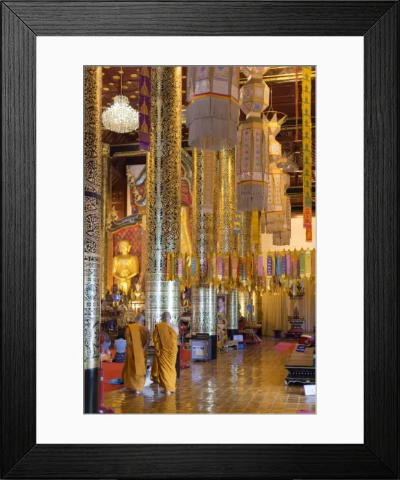 Framed Print : Monks at Wat Chedi Luang Worawihan temple, Chiang Mai, Thailand, Southeast Asia, Asia Framed Print : Monks at Wat Chedi Luang Worawihan temple, Chiang Mai, Thailand, Southeast Asia, Asia