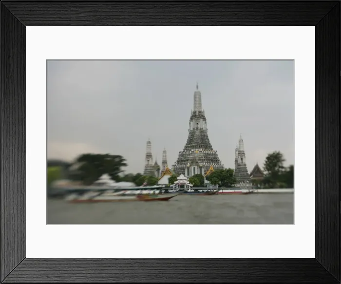 Framed Print : Chao Phraya River and Temple Wat Arun Framed Print : Chao Phraya River and Temple Wat Arun