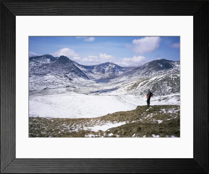 Framed Print : Winter walking in the Carneddau mountains Framed Print : Winter walking in the Carneddau mountains