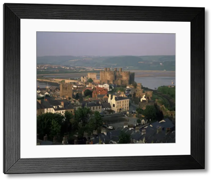 Framed Print : Overview with castle Framed Print : Overview with castle