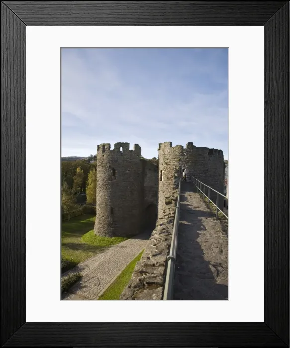 Framed Print : Walls walk west to Mill Gate towers entrance Framed Print : Walls walk west to Mill Gate towers entrance