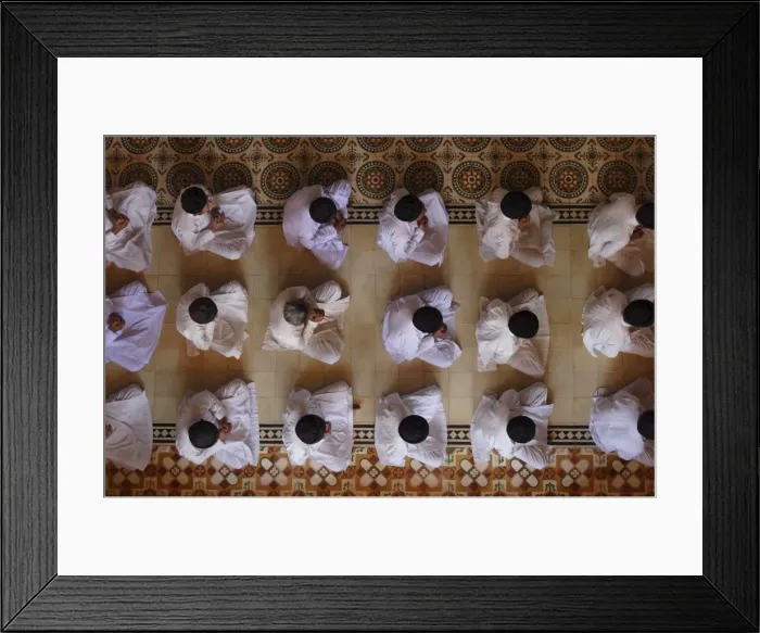 Framed Print : Cao Dai ceremony inside Tay Ninh Holy See Framed Print : Cao Dai ceremony inside Tay Ninh Holy See