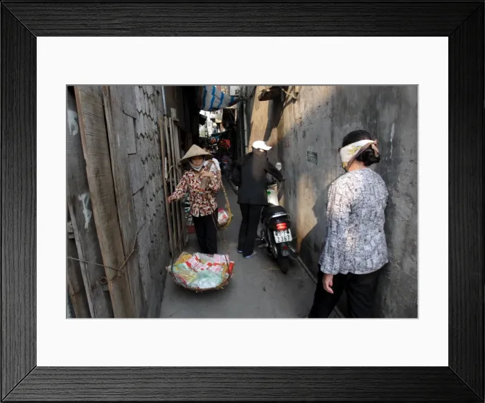 Framed Print : Narrow alleyways